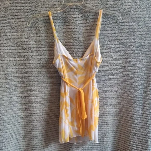 White Top with Yellow Floral Pattern - Picture 7 of 8